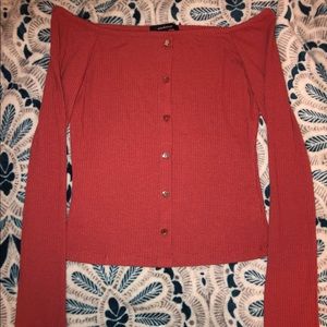 2 long sleeves, off the shoulder, sizes S
